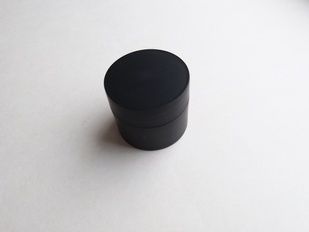 15 мл баночка чорна матова пластикова 39мм х 33мм 15мл баночка чорна (банка + кришка + вкладиш) фото
