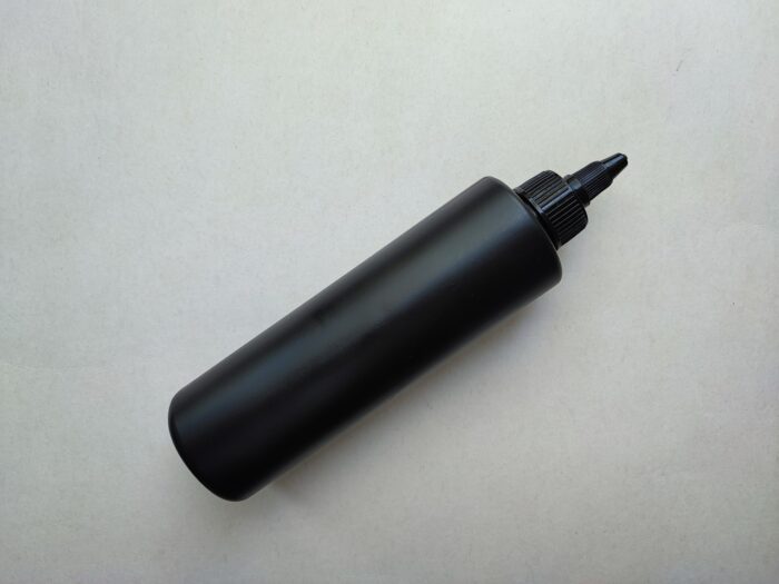 250 мл/24 мм Циліндр чорний HDPE флакон з чорним коротким носиком 24/410