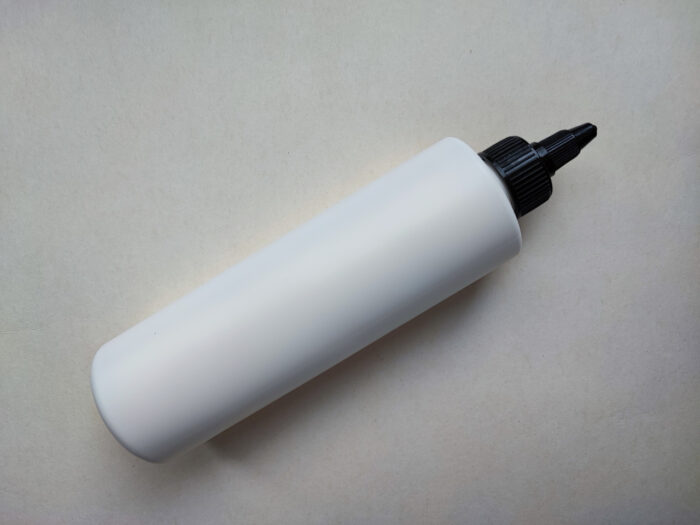 250 мл/24 мм Циліндр білий HDPE флакон з чорним коротким носиком 24/410 - Зображення 2
