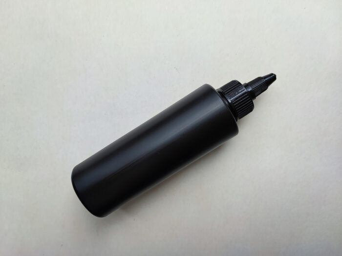 150 мл/24 мм Циліндр чорний HDPE флакон з чорним коротким носиком 24/410