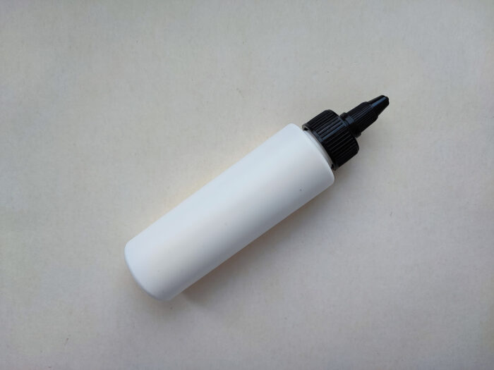 100 мл/24 мм Циліндр білий HDPE флакон з чорним коротким носиком 24/410