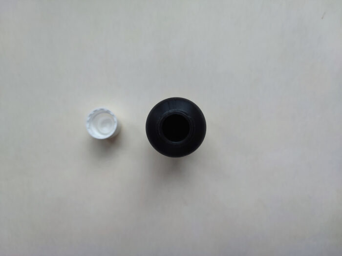 50 мл HDPE Круглий чорний флакон з пластиковою гладкою білою кришкою 18/410 - Зображення 3