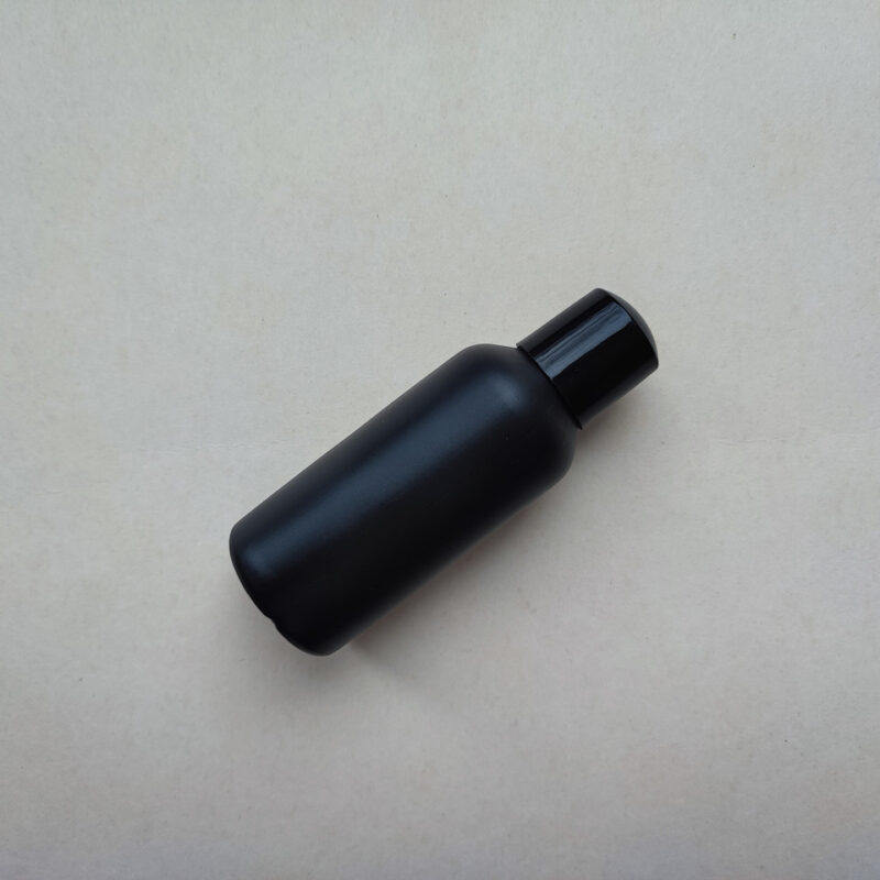50 мл HDPE Круглий чорний флакон з пластиковою гладкою чорною кришкою 18/410