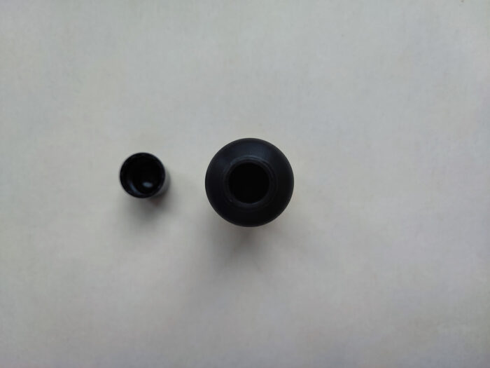 50 мл HDPE Круглий чорний флакон з пластиковою гладкою чорною кришкою 18/410 - Зображення 4