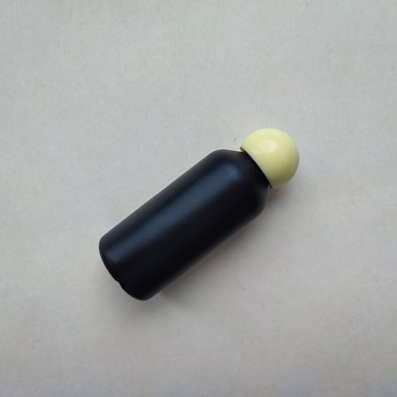 50 мл HDPE Круглий чорний флакон з пластиковою жовтою кришкою кулька 18/410