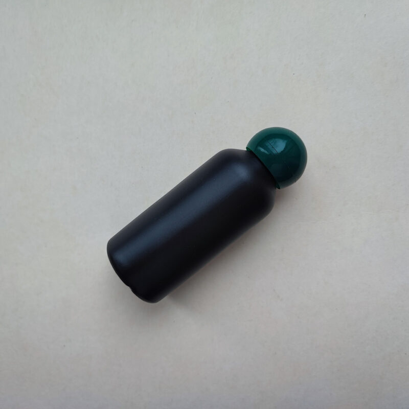50 мл HDPE Круглий чорний флакон з пластиковою зеленою кришкою кулька 18/410