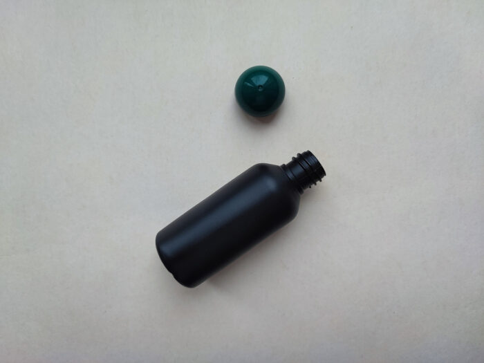 50 мл HDPE Круглий чорний флакон з пластиковою зеленою кришкою кулька 18/410 - Зображення 2