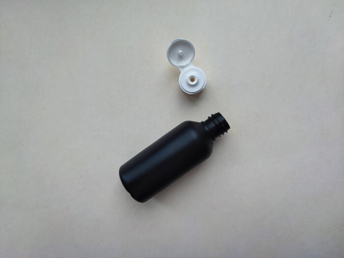 50 мл Круглий чорний HDPE флакон з кришкою фліп-топ білий 18/410 - Зображення 3