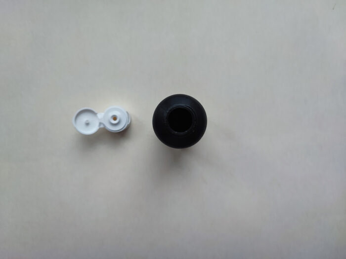 50 мл Круглий чорний HDPE флакон з кришкою фліп-топ білий 18/410 - Зображення 5