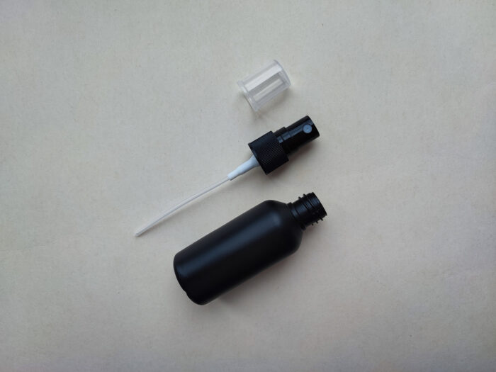 50 мл флакон Поліетилен HDPE Круглий чорний з чорним розпилювачем спреєм 18/410 - Зображення 3