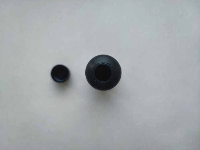 50 мл HDPE Круглий чорний флакон з пластиковою ребристою чорною кришкою 18/410 - Зображення 3